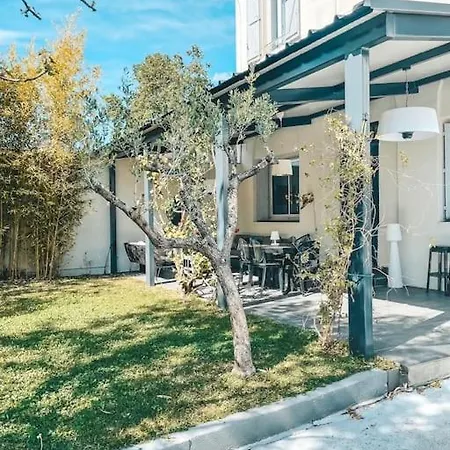 Maison De Atypique Avec Piscine 别墅