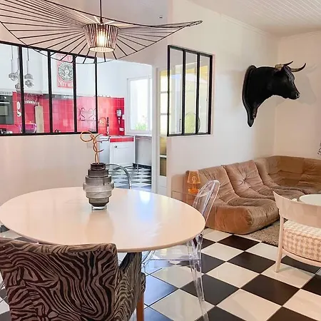 Maison De Atypique Avec Piscine 别墅 尼姆